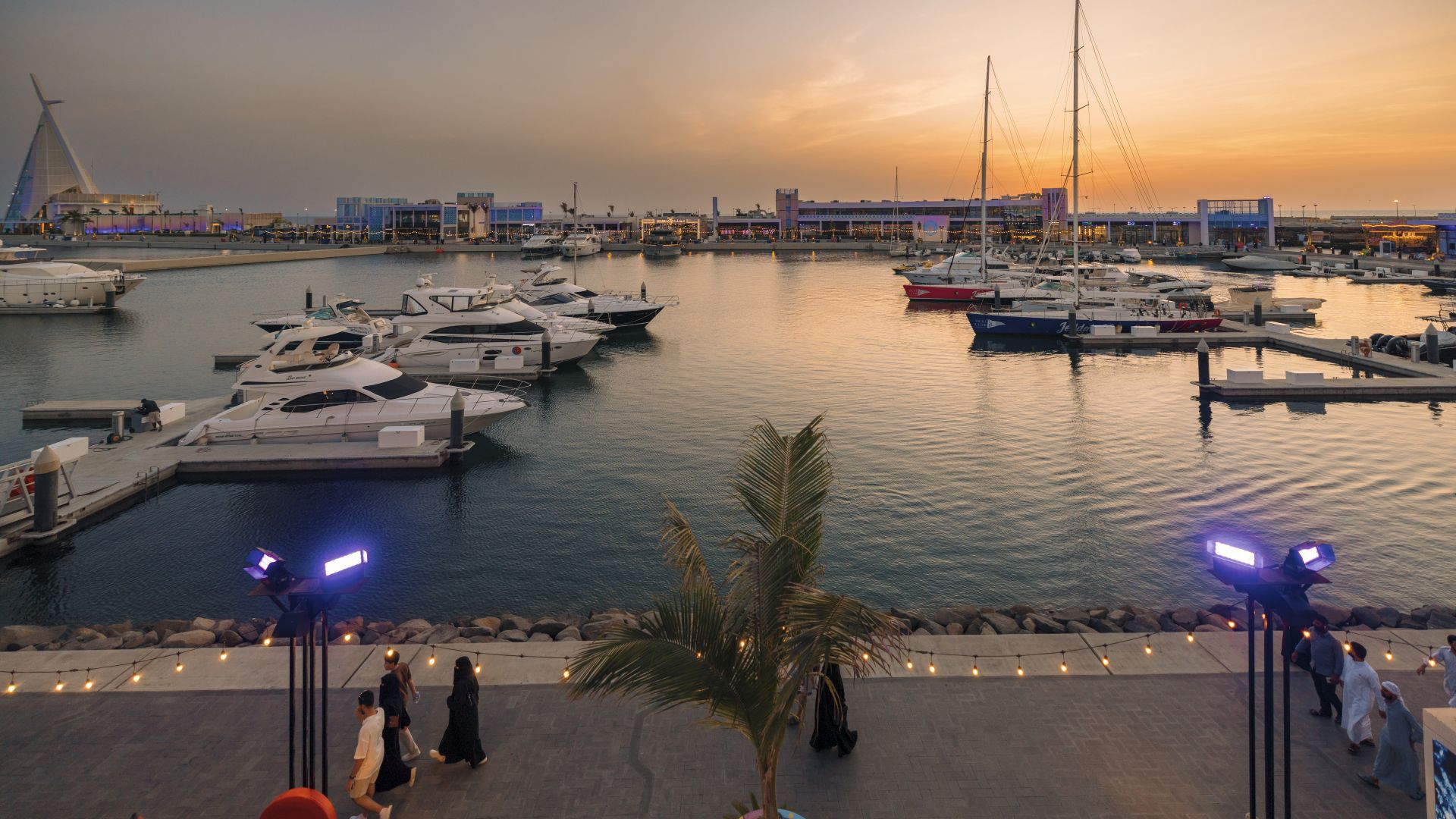 مغامرة المشي الجبلي